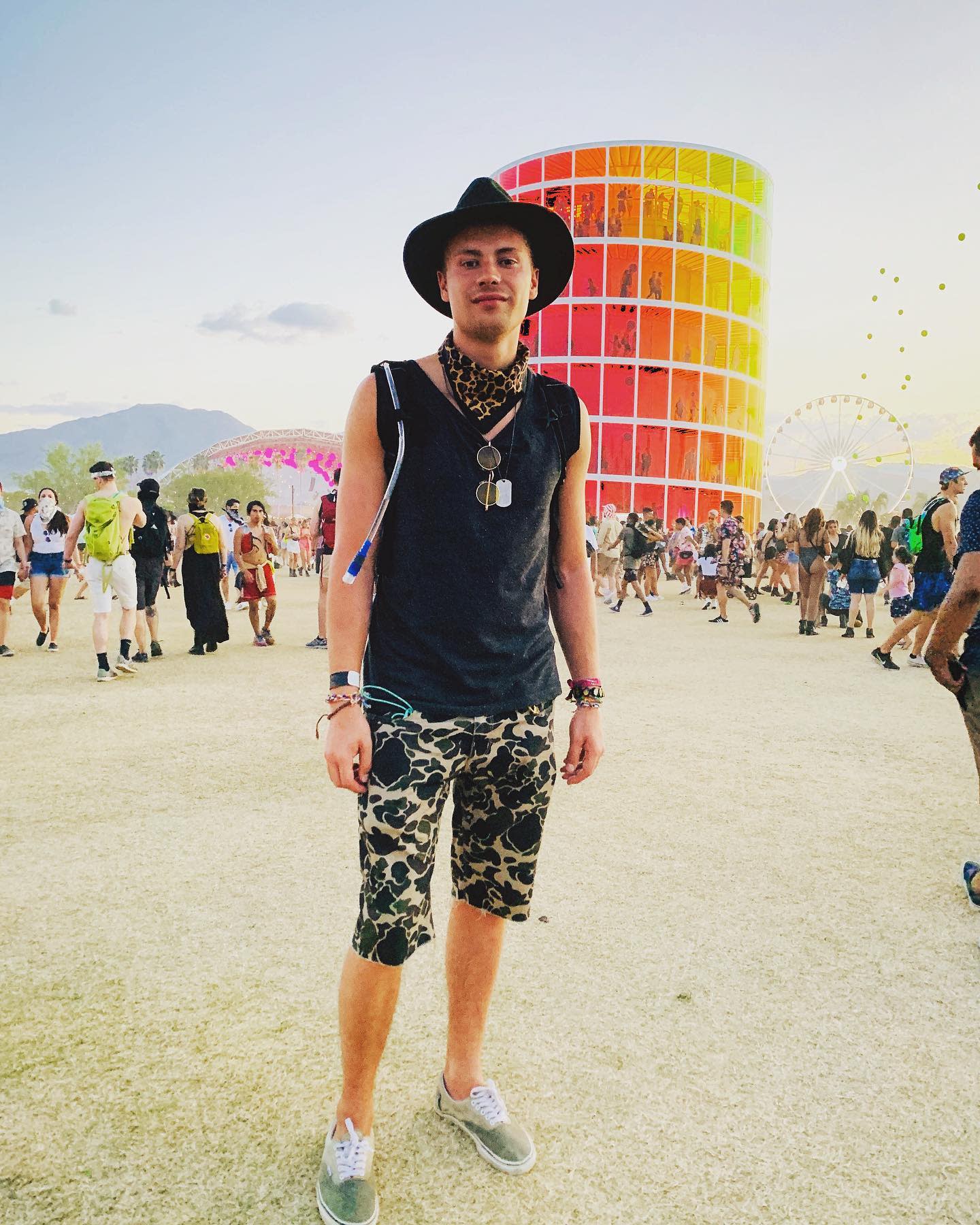 Sleeveless Tops and Shorts Coachella Outfits Men -jhowiedeluxe